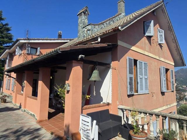 Villa in vendita a Genova GE