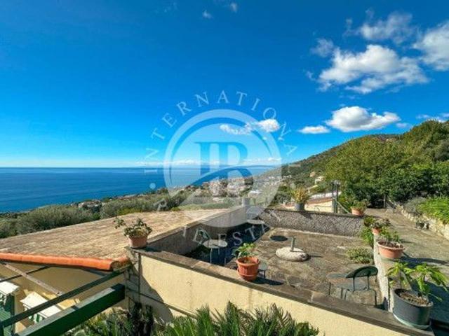 Villa in vendita a Genova