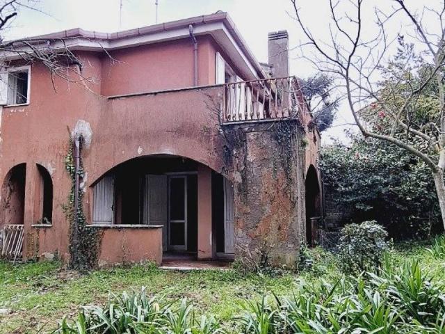 Villa in vendita a Genzano di Roma RM