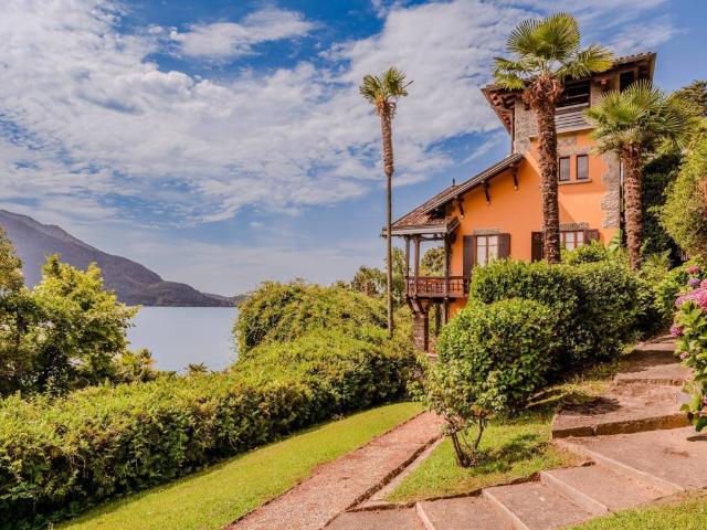 Villa in vendita a Ghiffa VB