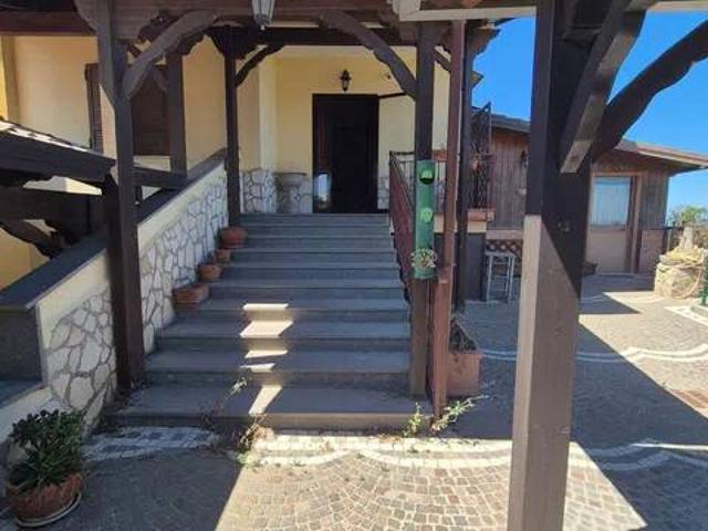 Villa in vendita a Giugliano in Campania NA