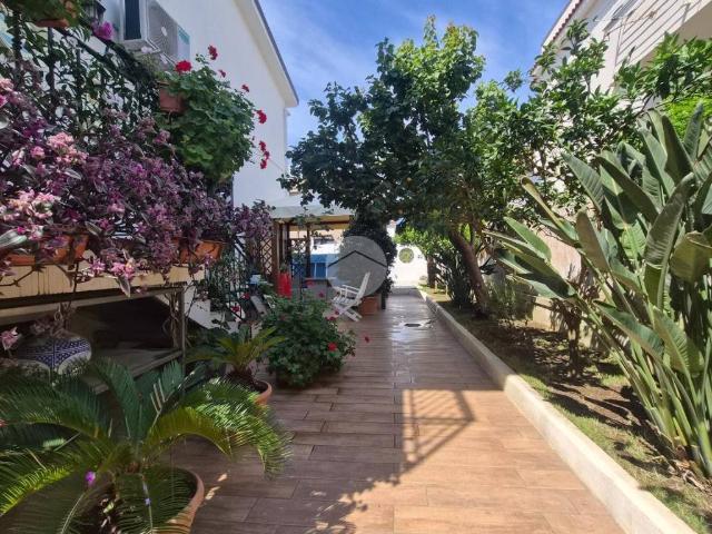 Villa in vendita a Giugliano in Campania NA