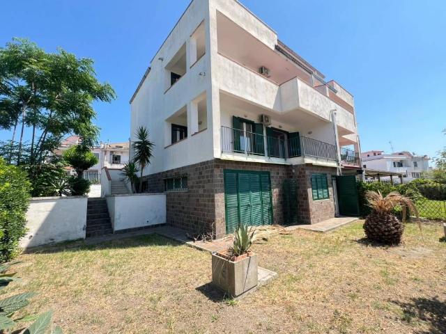 Villa in vendita a Giugliano in Campania NA