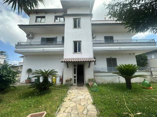 Villa in vendita a Giugliano in Campania NA