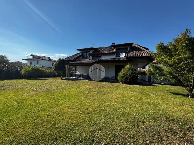 Villa in vendita a Giugliano in Campania NA