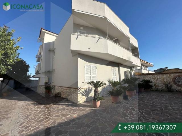 Villa in vendita a Giugliano in Campania NA