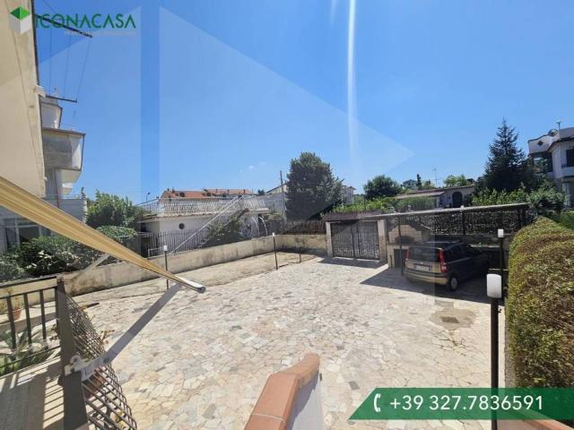 Villa in vendita a Giugliano in Campania NA