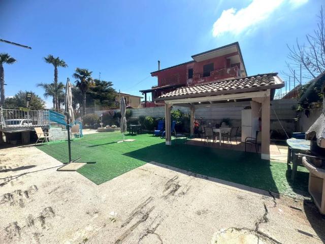 Villa in vendita a Giugliano in Campania NA