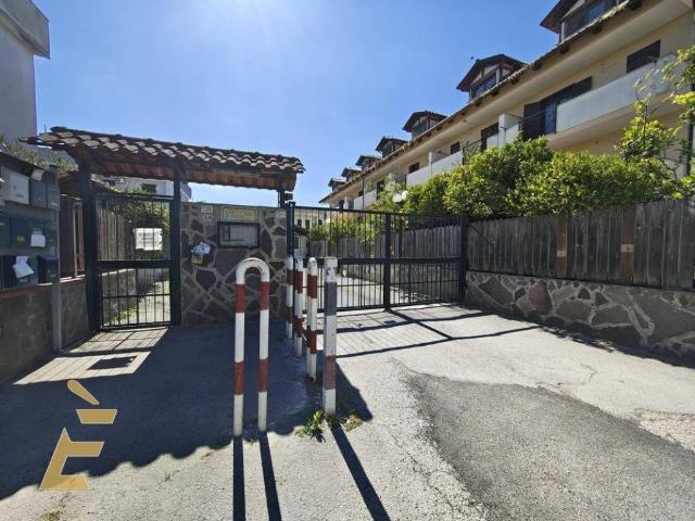 Rustico / Casale in vendita a Giugliano in Campania NA