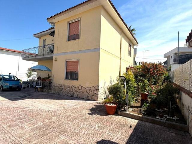 Villa in vendita a Giugliano in Campania NA