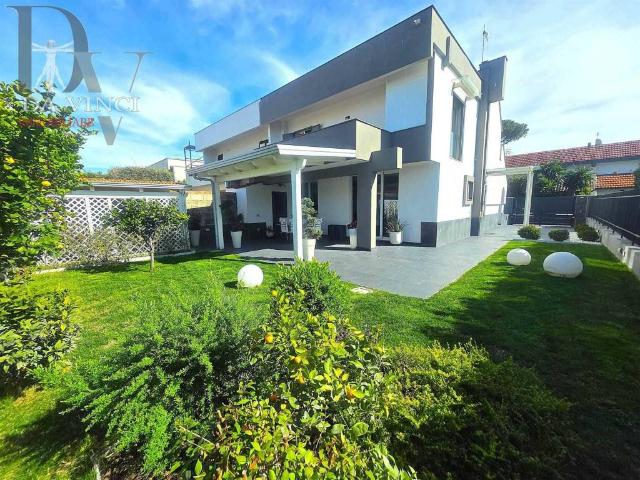 Villa in vendita a Giugliano in Campania NA