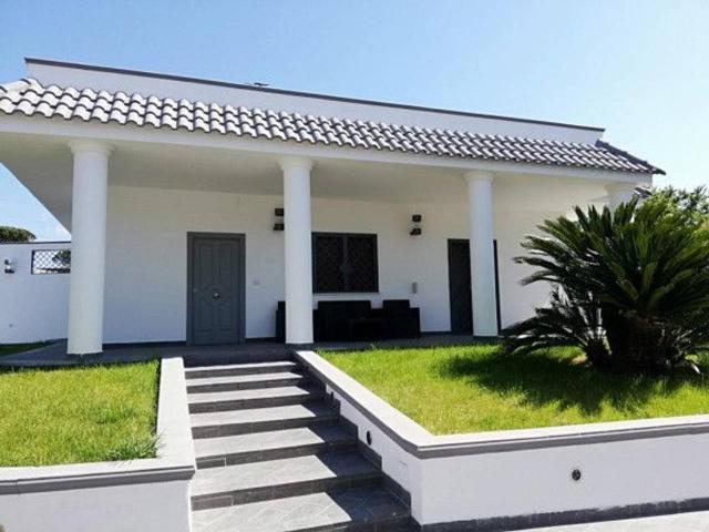 Villa in vendita a Giugliano In Campania