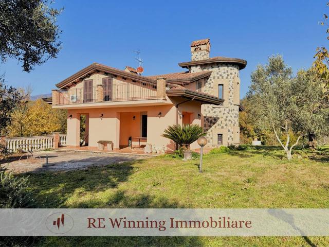 Villa in vendita a Giuliano Di Roma