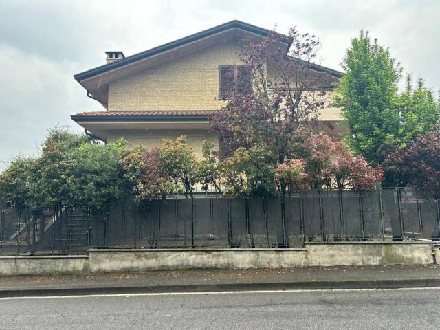 Villa in vendita a Giussano MB