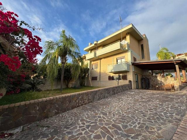 Villa in vendita a Gizzeria CZ