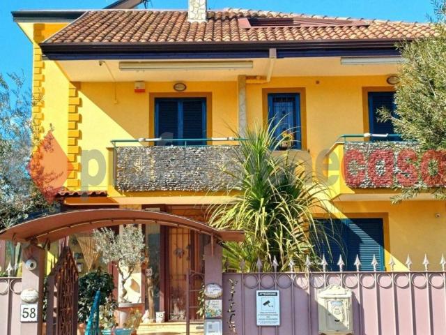 Villa in vendita a Giffoni Sei Casali SA