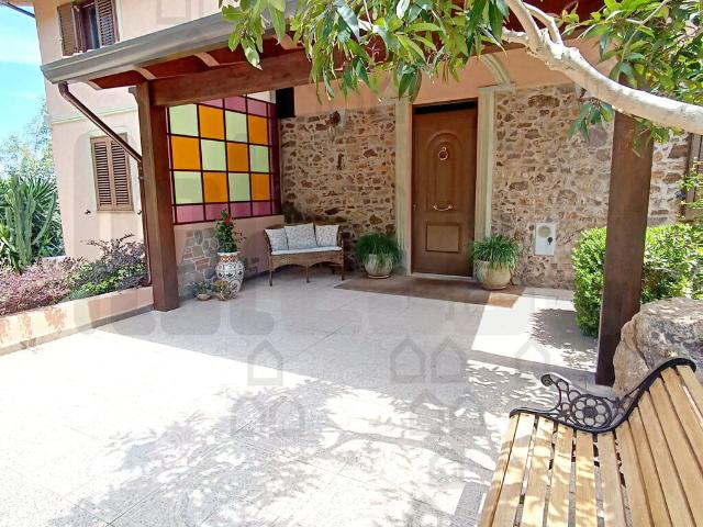 VILLA in VENDITA a GIOIOSA MAREA GIOIOSA MAREA di 10 vani