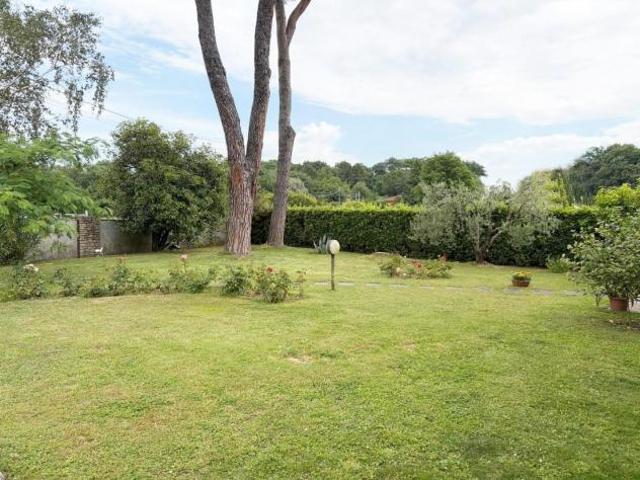 Villa in vendita a Gragnano Capannori 250 mq Rif: 1417881