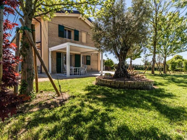 Villa in vendita a Granarolo dell'Emilia BO