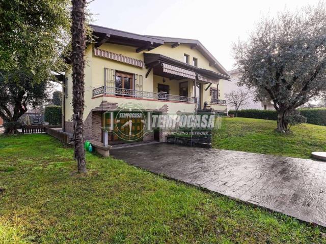 Villa in vendita a Grassobbio BG