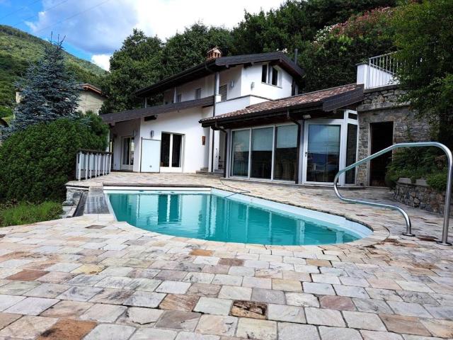 Villa in vendita a Gravedona ed Uniti CO