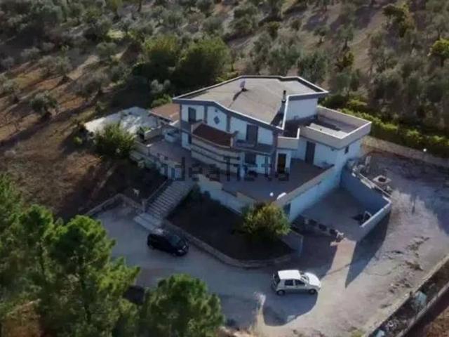 Villa in vendita a Gravina in Puglia BA