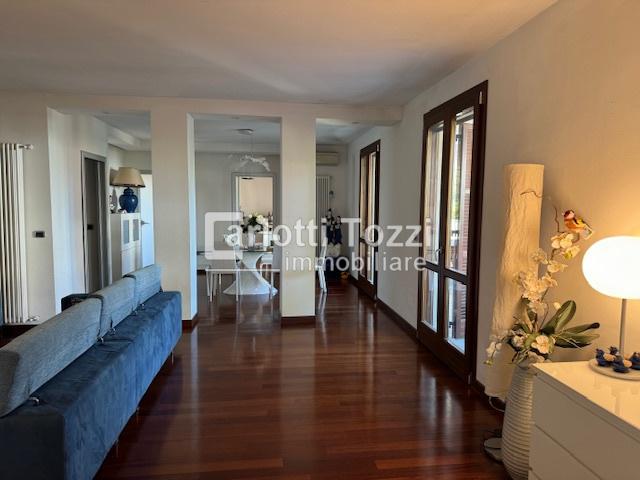 VILLA in VENDITA a GROSSETO TIRO A SEGNO di 10 vani