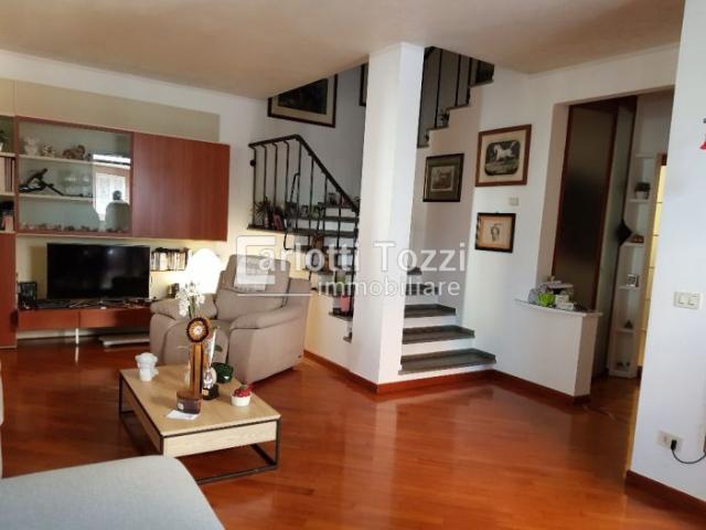 VILLA in VENDITA a GROSSETO TIRO A SEGNO di 6 vani