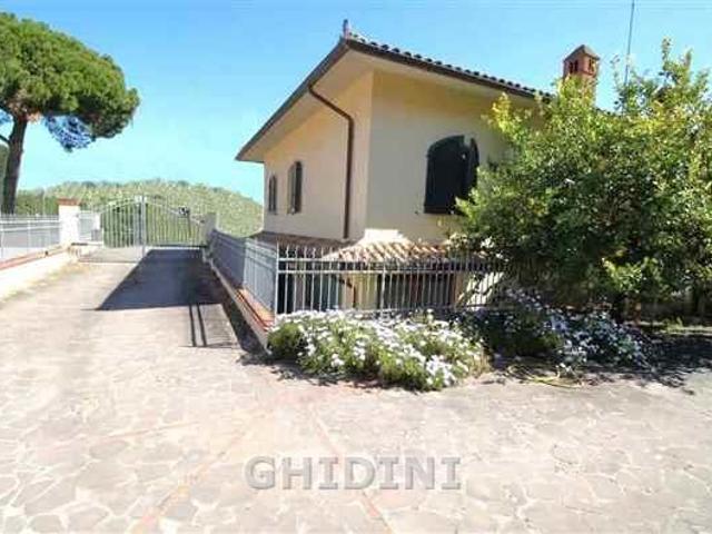 VILLA in VENDITA a GROSSETO TIRO A SEGNO di 8 vani