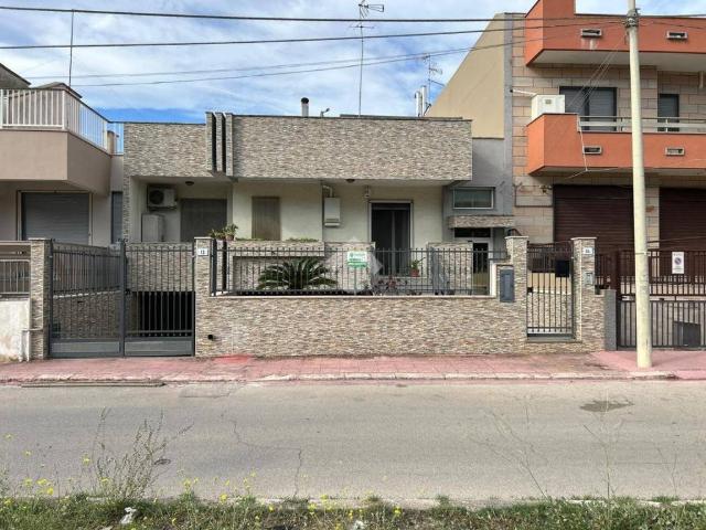 Casa indipendente in vendita a Grottaglie TA