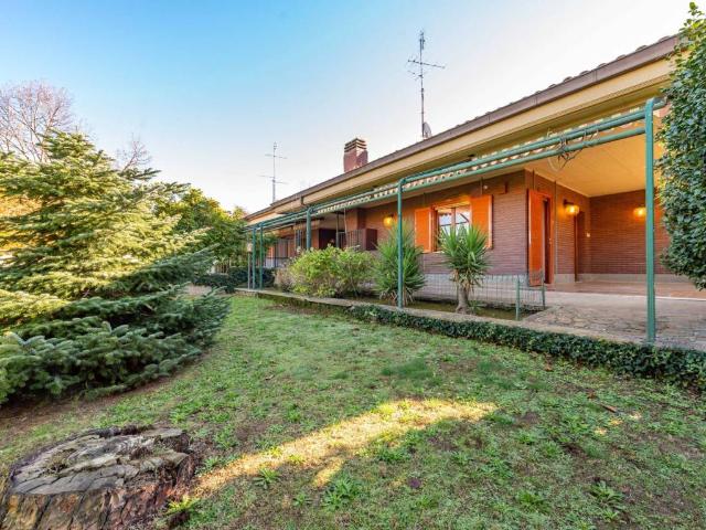 Villa in vendita a Grottaferrata RM
