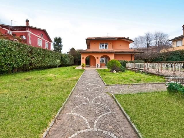 Villa in vendita a Grottaferrata RM