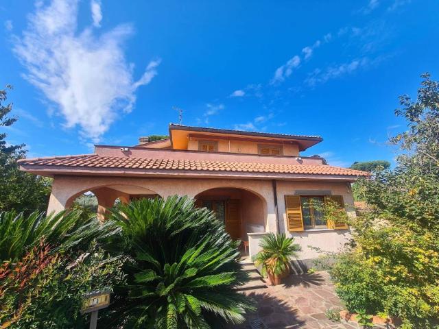 Villa in vendita a Grottaferrata RM