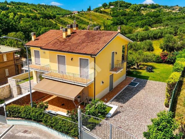 Villa in vendita a Grottammare AP