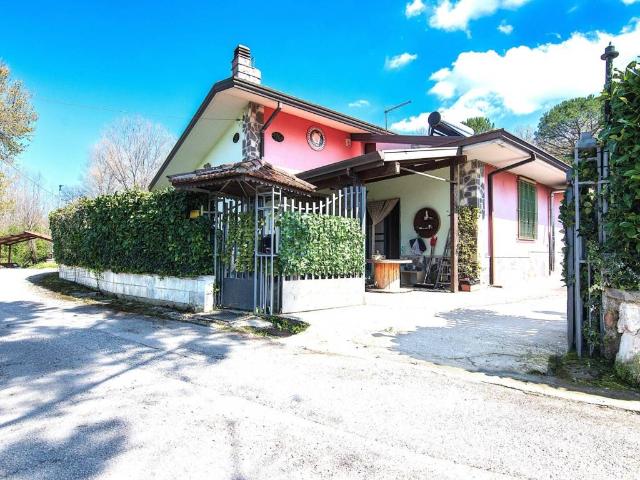 Villa in vendita a Grottolella AV