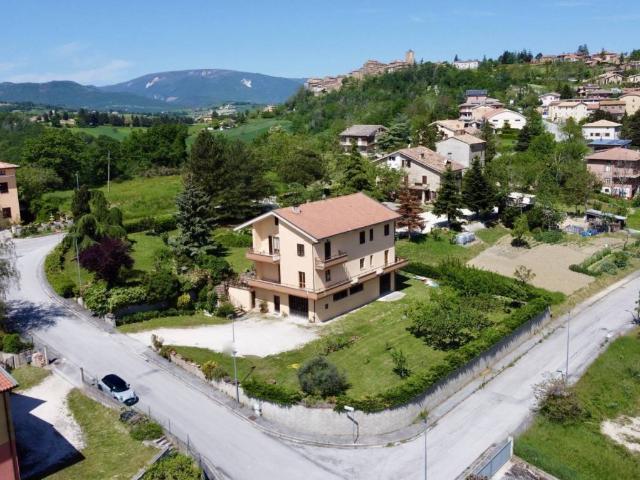 Villa in vendita a Gualdo MC