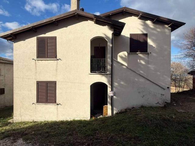 Villa in vendita a Gualdo Tadino PG