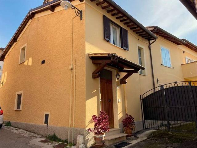 Villa in vendita a Gualdo Tadino PG