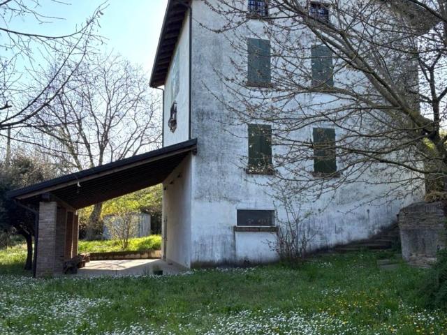 Villa in vendita a Gualtieri RE