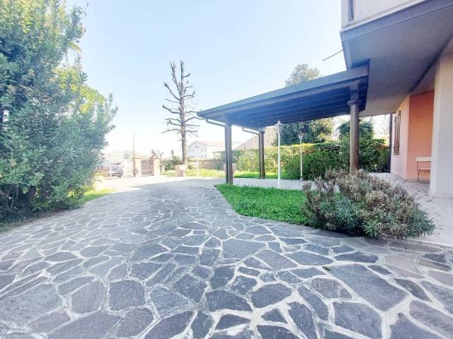 Villa in vendita a Guastalla RE