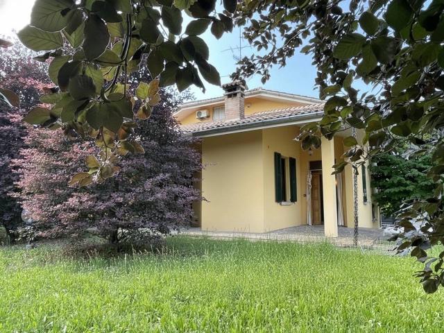 Villa in vendita a Guastalla