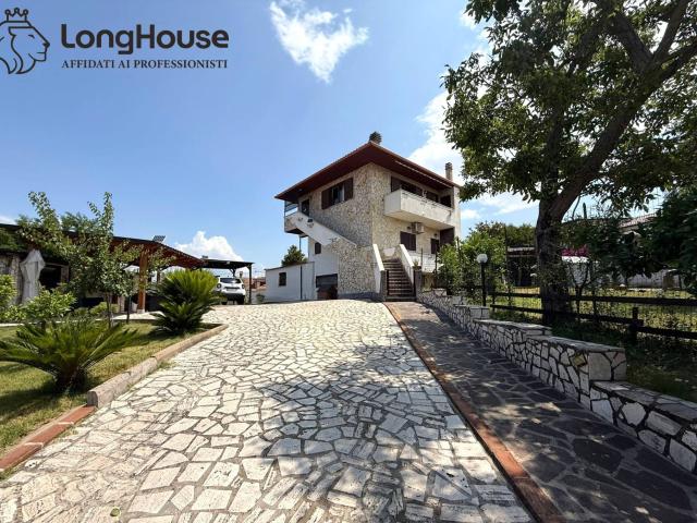 Villa in vendita a Guidonia Montecelio, Marco Simone