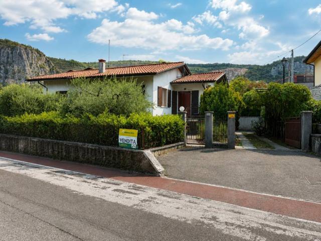 Villa in vendita a Dolcè VR