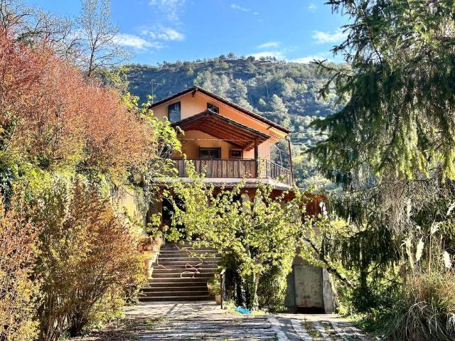 Villa in vendita a Dolceacqua IM