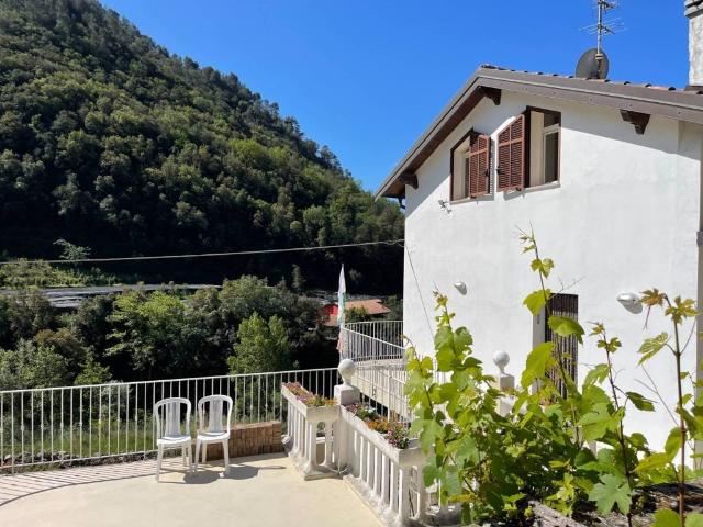 Villa in vendita a Dolceacqua IM