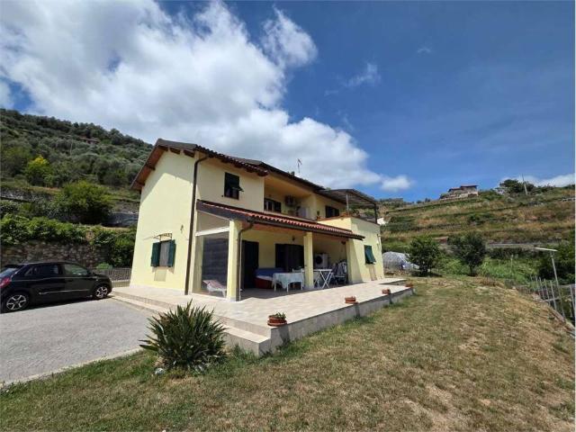 Villa in vendita a Dolceacqua IM