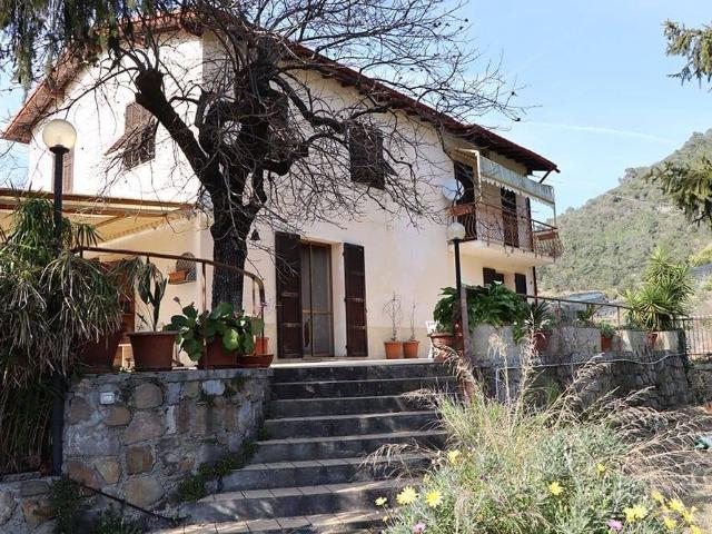 Villa in vendita a Dolceacqua IM