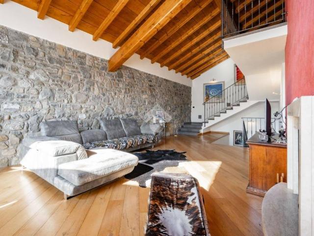 Villa in vendita a Dolzago LC