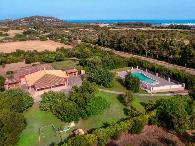 Villa in vendita a Domus de Maria CA