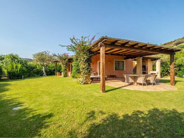 Villa in vendita a Domus De Maria SU